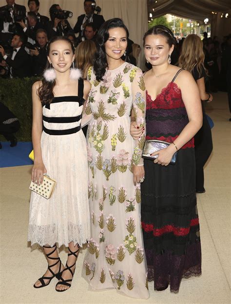 wendi deng murdoch daughters